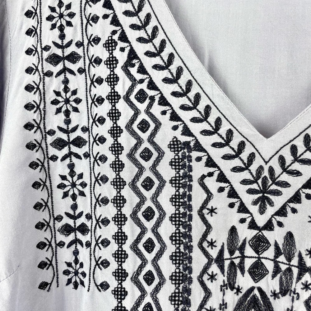 J. Jill Lilac Embroidered Rayon 3/4 Sleeve Light Weight Blouse Size S - Picture 3 of 6